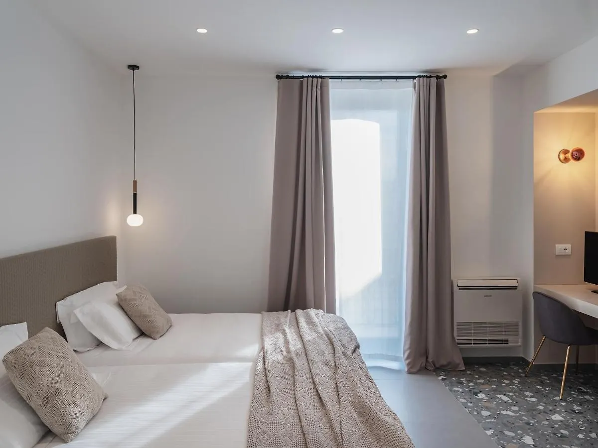 Living U Homesuites Lecce Aparthotel